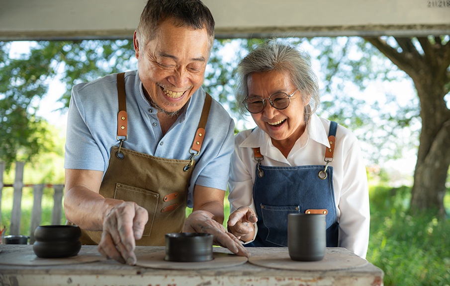 Senior man woman pottery art creativity brain health